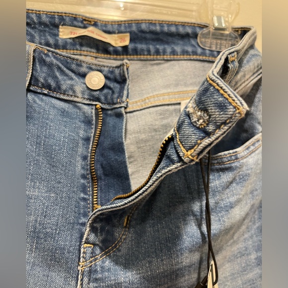 Levi’s high rise skinny distressed jeans 26 - Picture 5 of 6